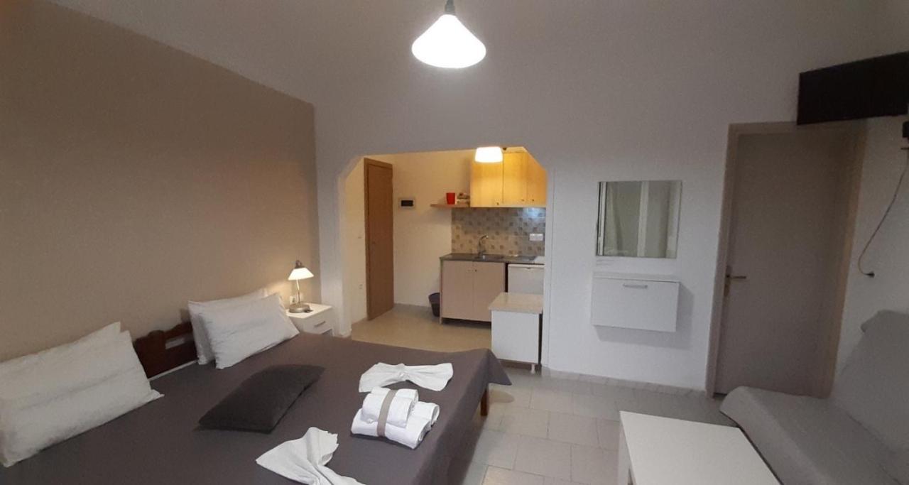 Giota Rooms Arkoudi Exterior photo